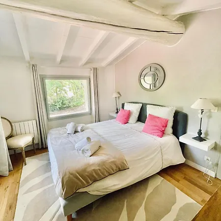 Zen Et Chic, Juste A Cote De La Bastide De Marie